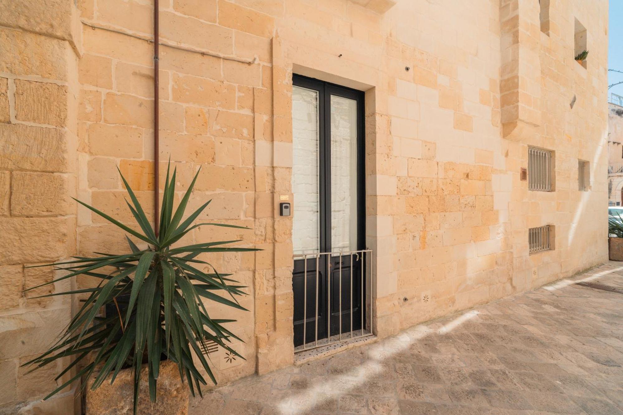 Donna Cristina Historic Apartment Lecce Zewnętrze zdjęcie